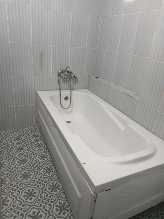 Kaplıca sulu küvetli banyo